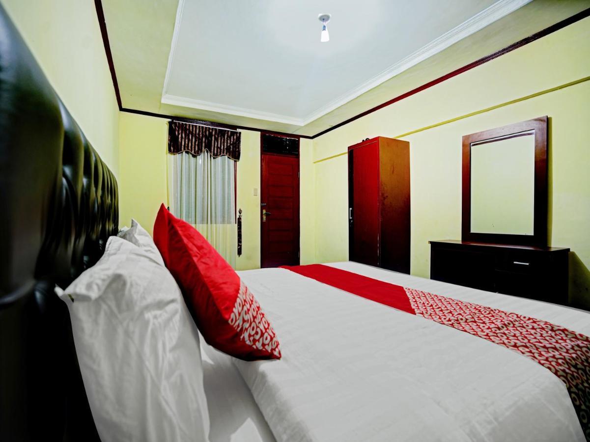 Oyo 90331 Hotel Toba Shanda Parapat Extérieur photo