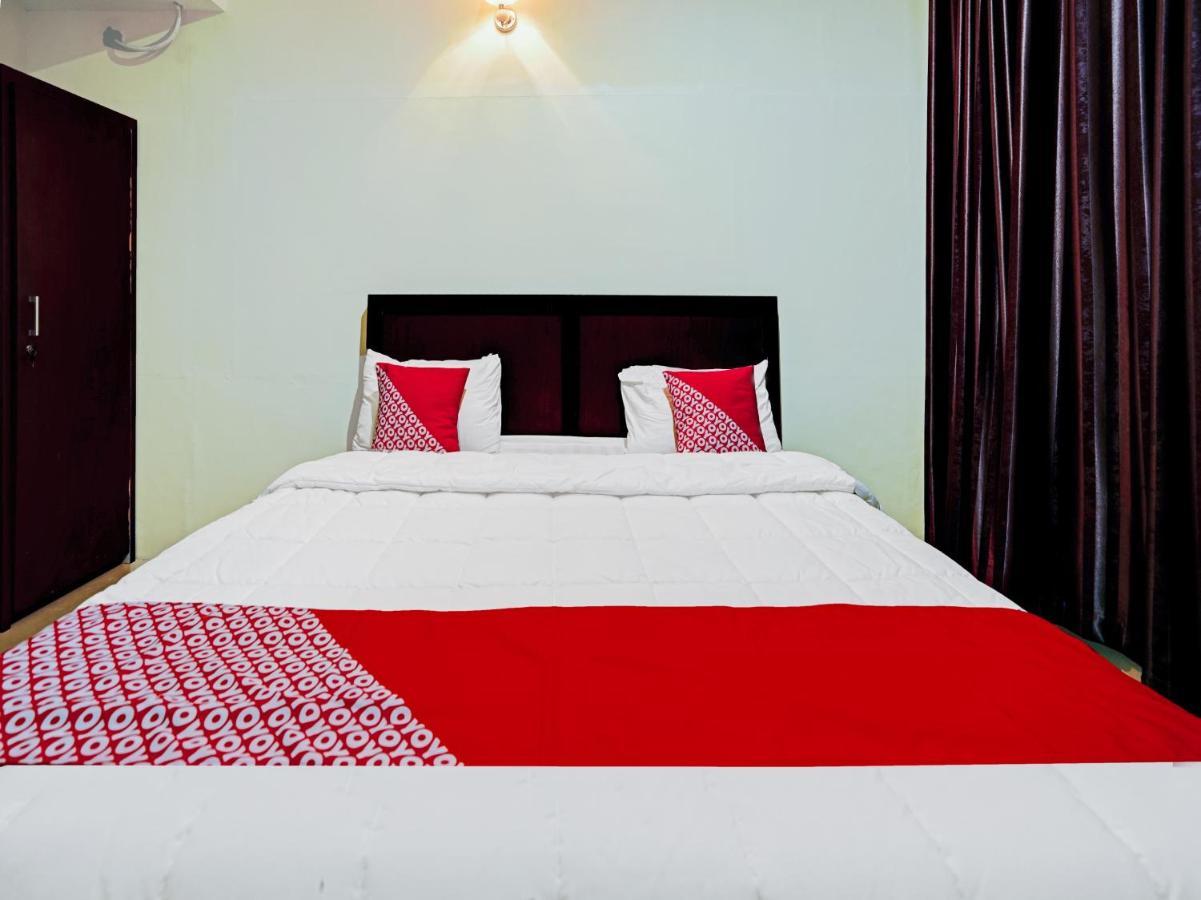 Oyo 90331 Hotel Toba Shanda Parapat Extérieur photo