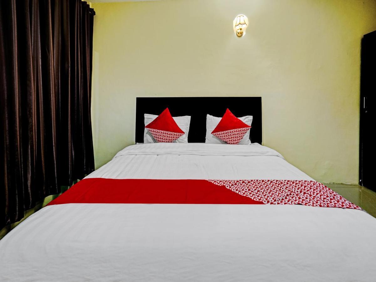 Oyo 90331 Hotel Toba Shanda Parapat Extérieur photo