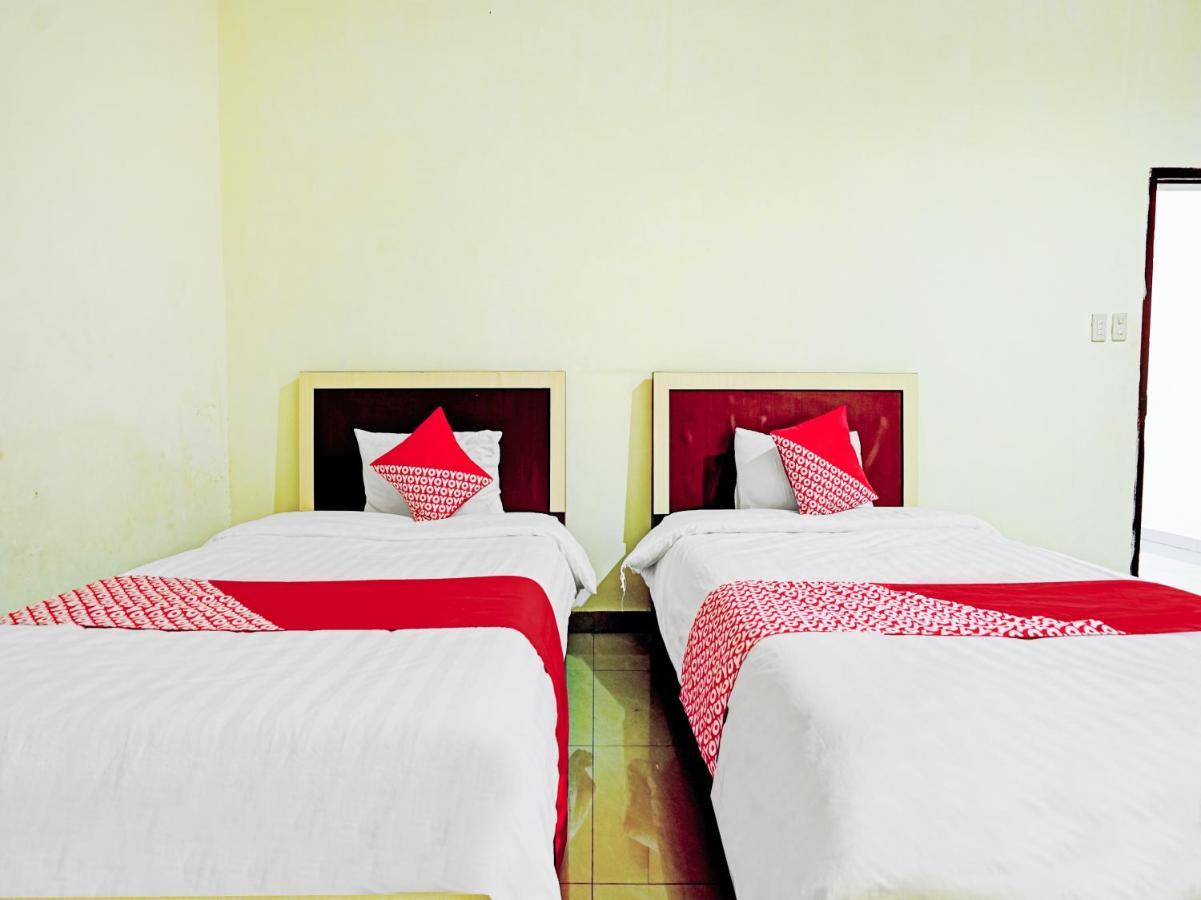 Oyo 90331 Hotel Toba Shanda Parapat Extérieur photo