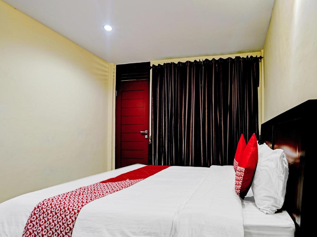Oyo 90331 Hotel Toba Shanda Parapat Extérieur photo