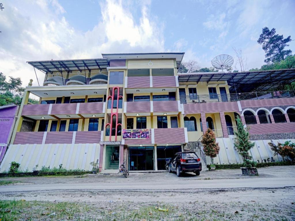 Oyo 90331 Hotel Toba Shanda Parapat Extérieur photo